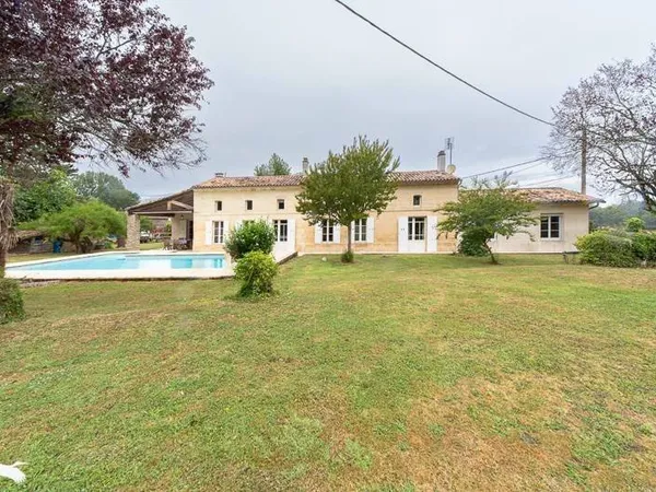 Maison 7 pièces 279 m²