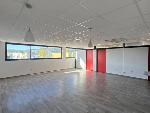 Local commercial 92 m²