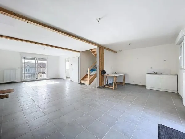 Maison neuve 4 chambres avec sous-sol et garage
