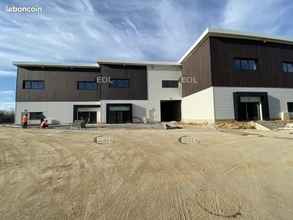 Local bureaux 395 m²