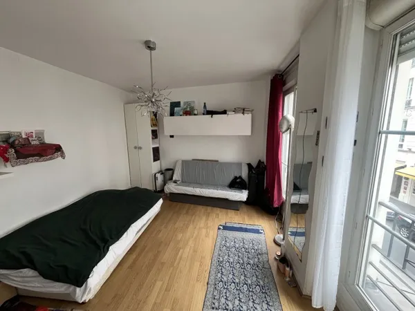 Loue chambre dans appartement