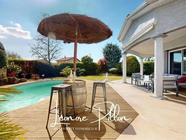 Villa 7 pièces 211 m²