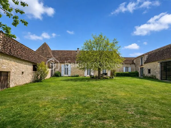 Maison 9 pièces 422 m²