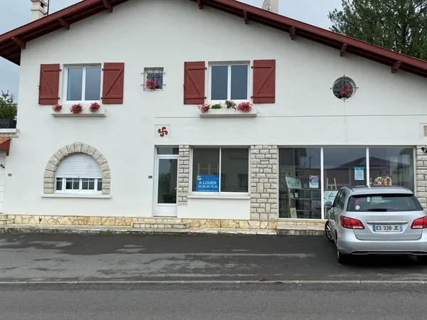 LOCAL COMMERCIAL ou PROFESSIONNEL 25m2 Saint Lon Les Mines B