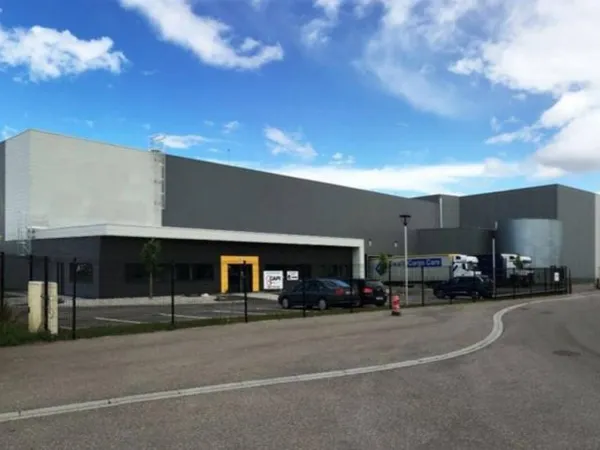 Entrepôt 8039 m²
