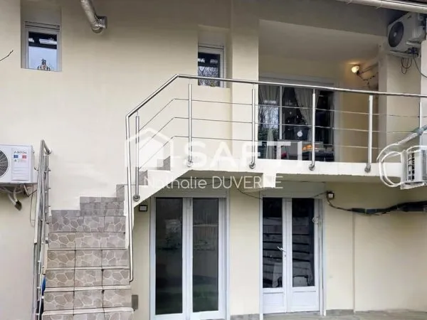 Maison 124 m2 - terrain 627 m2 - 2 studios - idéal investisseurs - vue sur lac