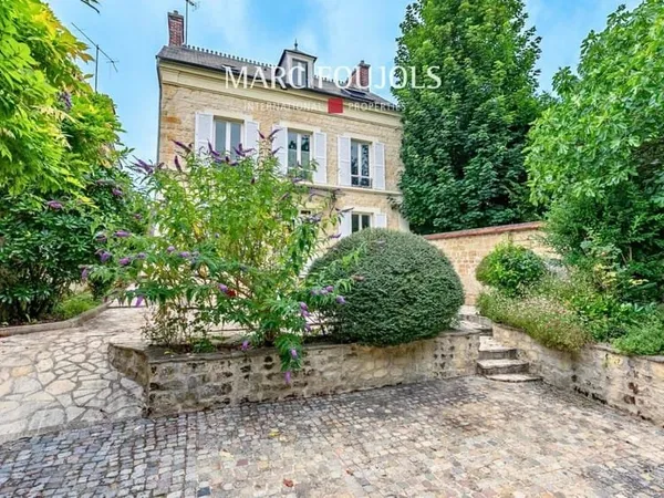 Maison 7 pièces 195 m²
