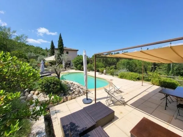 Maison de luxe 8 pièces 185 m²