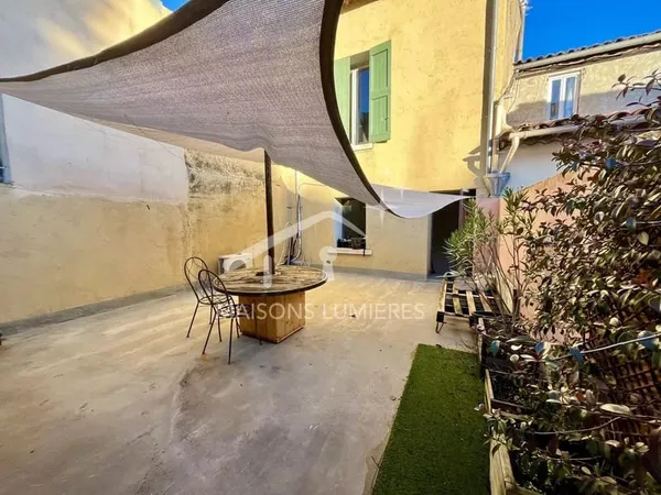 Maison de ville avec toit-terrasse - 2 chambres - 130m² - 165 000€