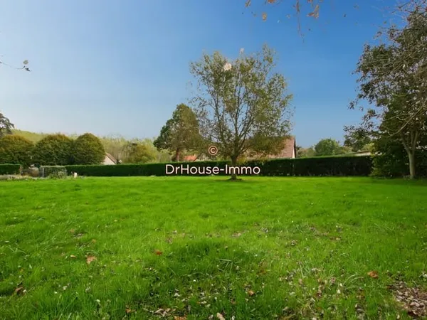 Terrain constructible de 1062 m²