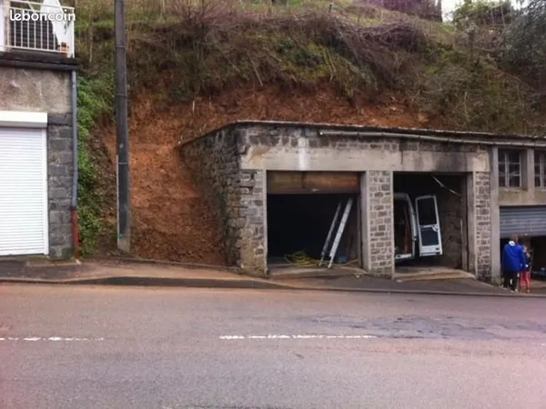 Garages et terrain