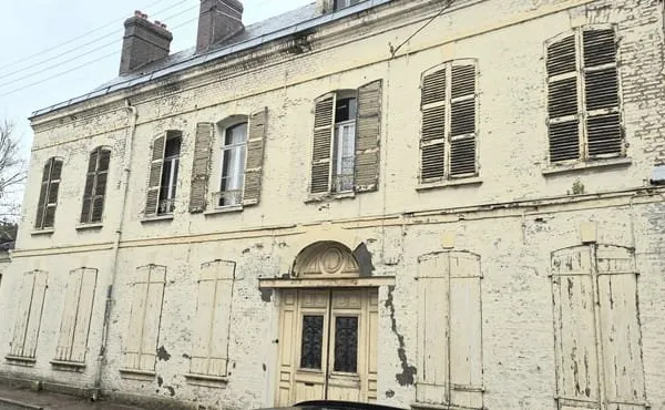 MAISON DE CARACTERE A RENOVER