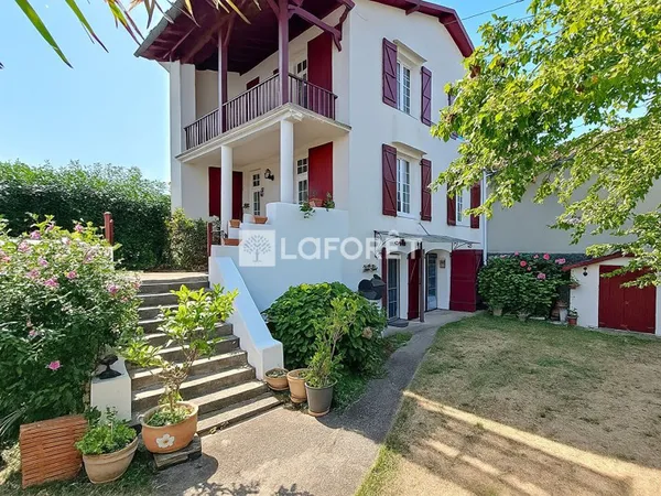 Maison Orthez 6 pièce(s) 132m²