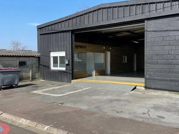 Opportunité - Local d'activité de 300 m² idéalement situé - Secteur Carvin (62)
