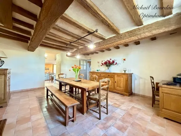 Maison de charme rénovée - 3/4 chambres - Bureau indépendant - Terrain clos - Le Lude
