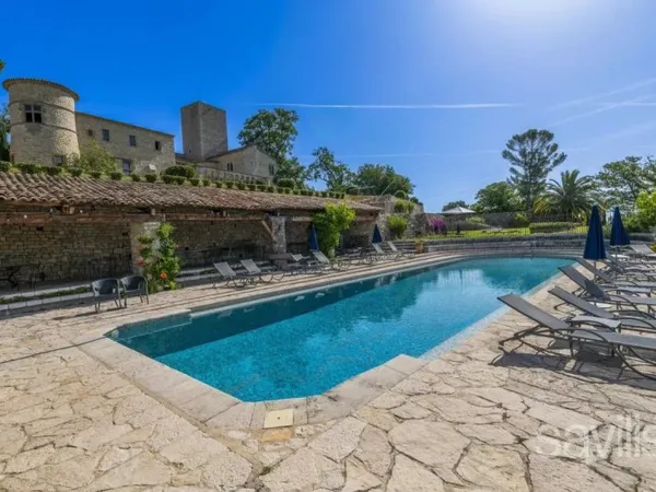 Charmante villa dans un domaine prisé
