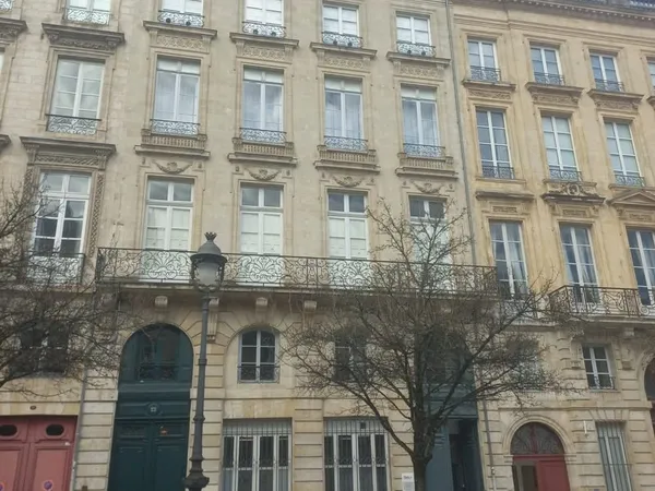 Bordeaux Triangle d'Or - T3 meublé 108 m² - 2 chambres / 2 salles d'eau - ascenseur