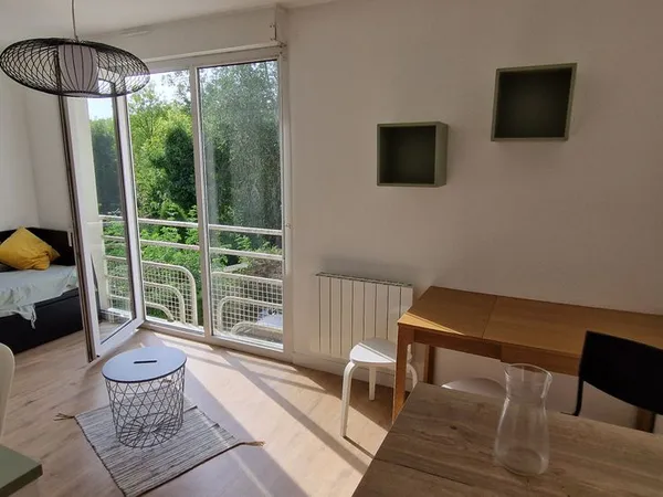 Studio meublé au calme