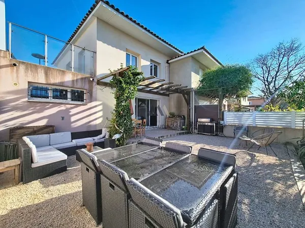 Maison Saint Cyr Sur Mer 4 pièces 84m2 avec jardin et garage