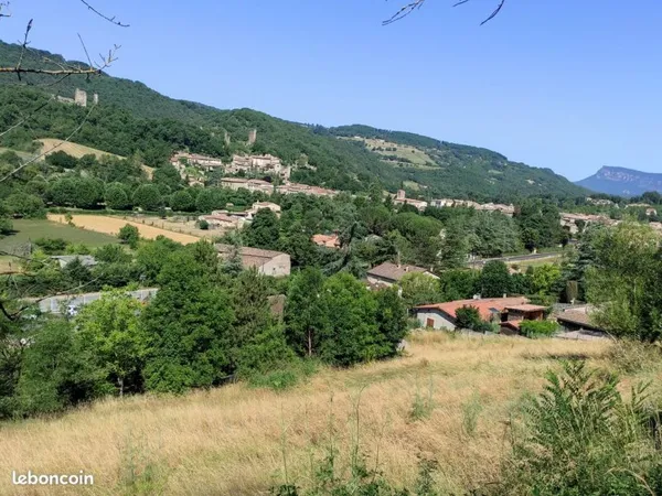 Terrain en situation dominante