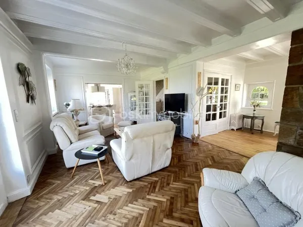 Maison 8 pièces 186 m²