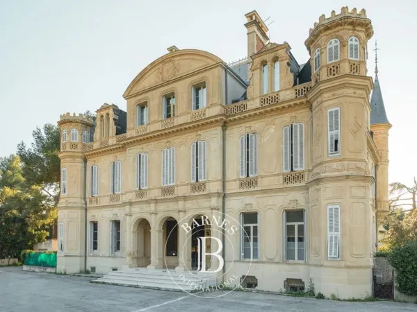 VENTE - MARSEILLE - 13009 - APPARTEMENT D'EXCEPTION - 3 CHAMBRES - TERRASSE - DEUX STATIONNEMENTS