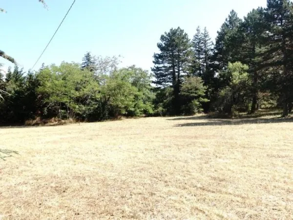 Terrain 4406 m²