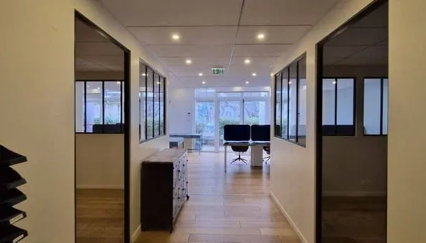 Bureaux 220 m²