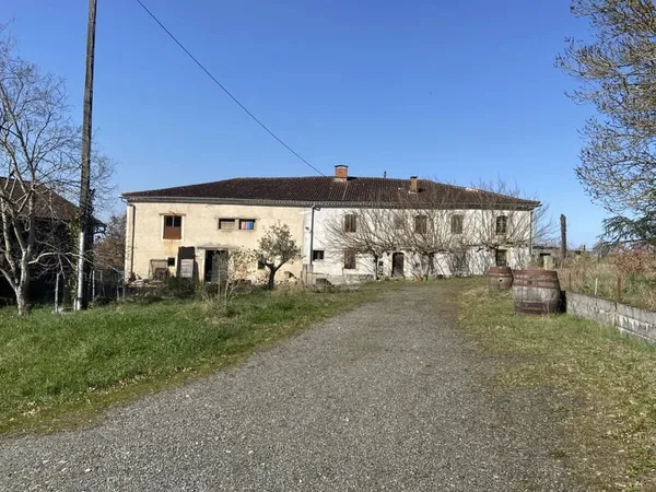 15 mn Albi, ensemble immobilier - fort potentiel