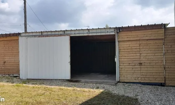Location petit bâtiment de 70 m² 380 Il peut également être divisible divisible en deux ou trois