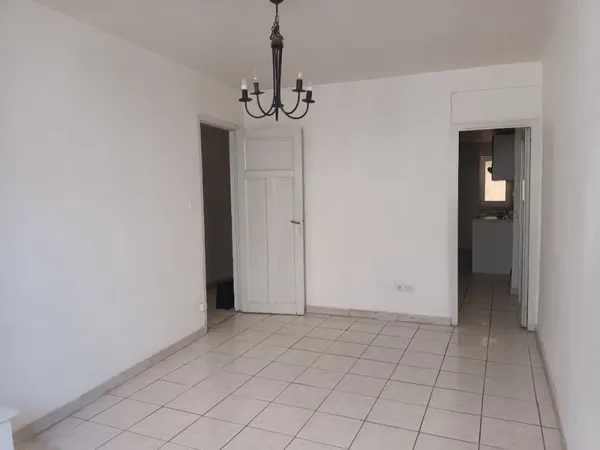 MAISON DEUX CHAMBRES COUR