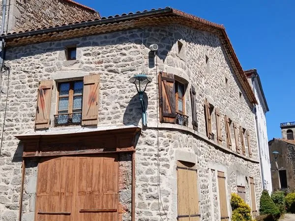 Appartement 3 pièces 216 m²
