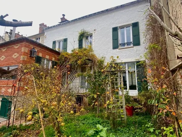 RARE SUR LE MARCHÉ - UNE MAISON DE CHARME AUX PRESTATIONS AUT