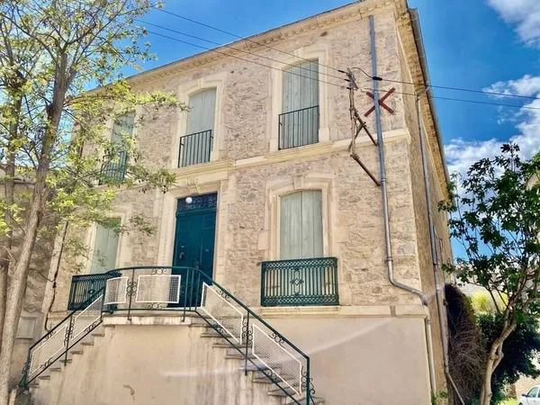 Charmante maison vigneronne avec piscine.