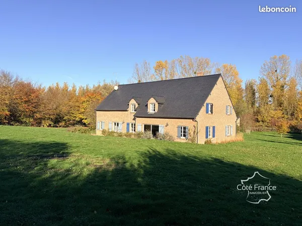 Maison 10 pièces 330 m²