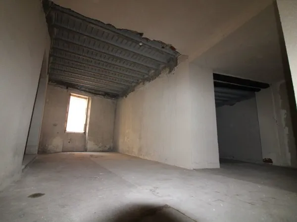 IMMEUBLE 570 M2 ALES