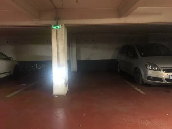 PARKING PARIS 10