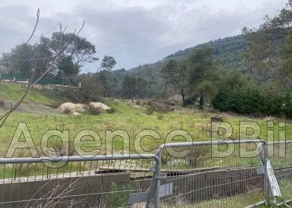 Terrain 9500 m²