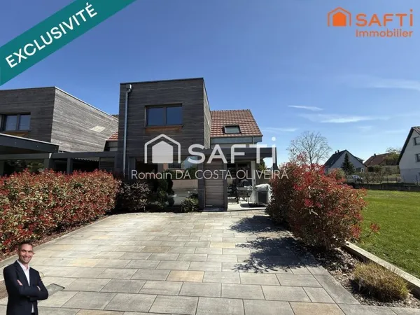 Superbe maison jumelée de 4 pièces avec terrasse et deux places de stationnements privées !