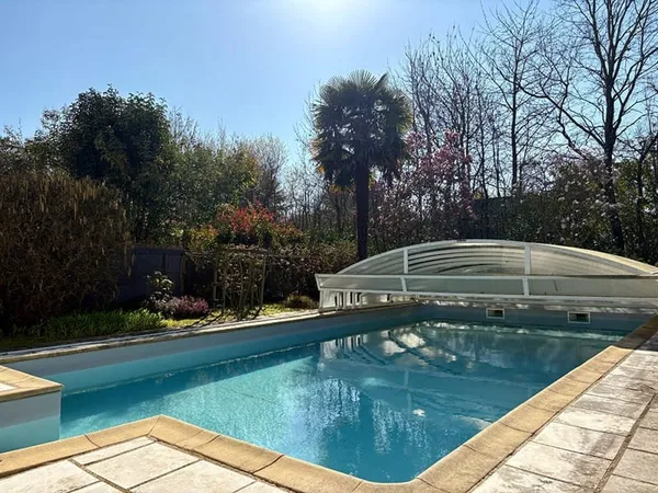 Saint Cyr sur Loire, maison de 191m2 avec piscine