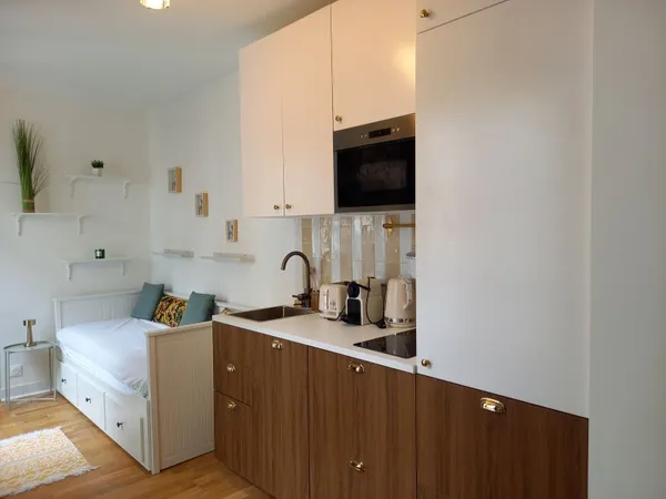 Loue appartement 15m² meublé refait à neuf Elysée Paris 8ème