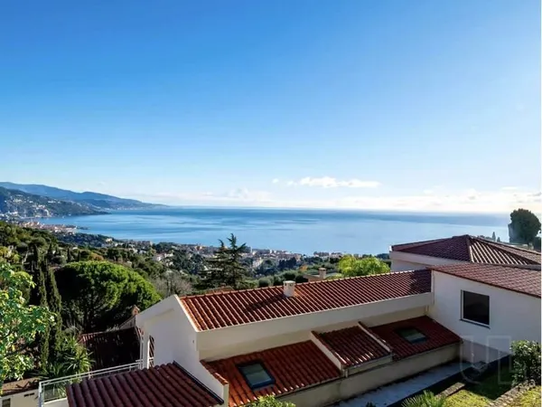 Villa 4 pièces 456 m²