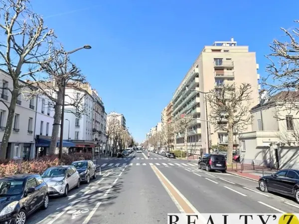 Local commercial 164 m²
