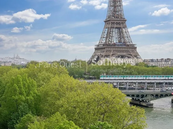 PARIS XVI - APPARTEMENT VUE TOUR EIFFEL ET SEINE