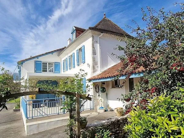 Maison 10 pièces 236 m²