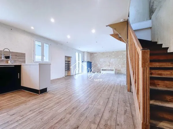 Maison de ville 3 chambres avec jardin à Laruscade - À découvrir !