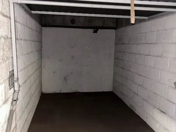 Garage/box 9m2 Melun