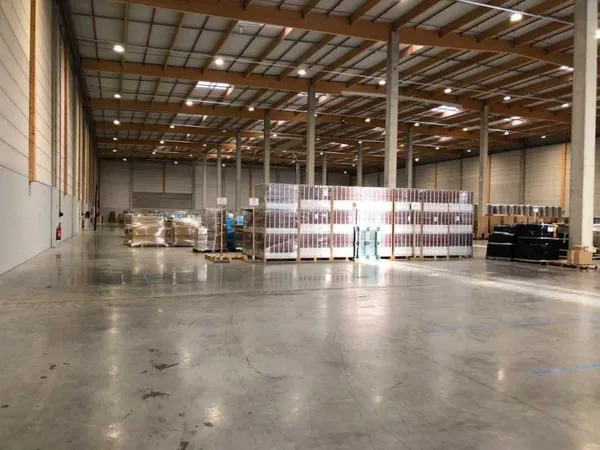 Local d'activités de 5939m²