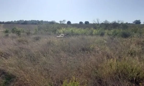 Terrain 408 m²