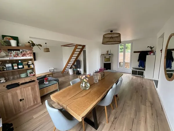 EXCLUSIVITÉ * MAURECOURT * SECTEUR RECHERCHÉ et PARFAIT ÉTAT GÉNÉRAL *